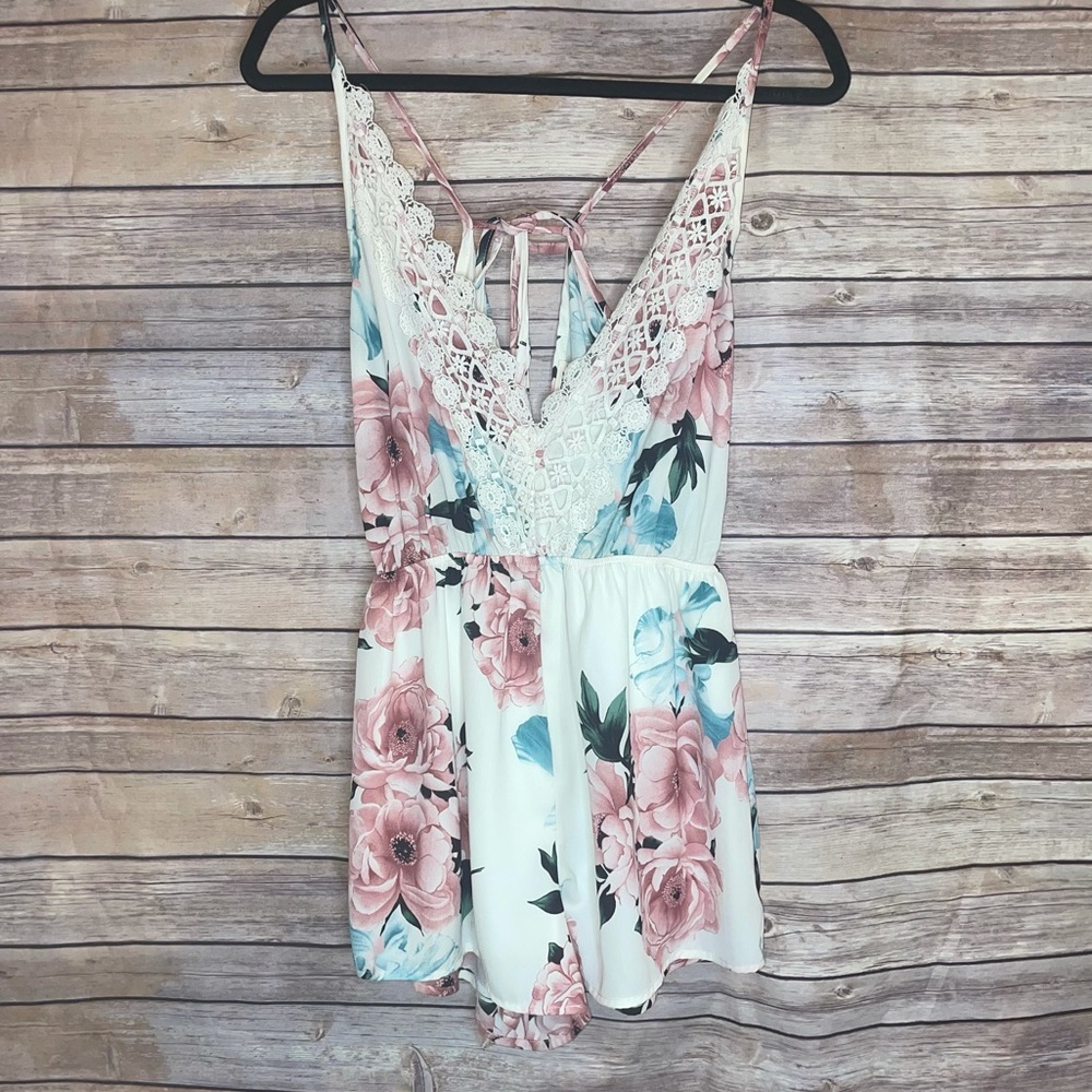 NEW Audrey 3+1 White Floral Romper